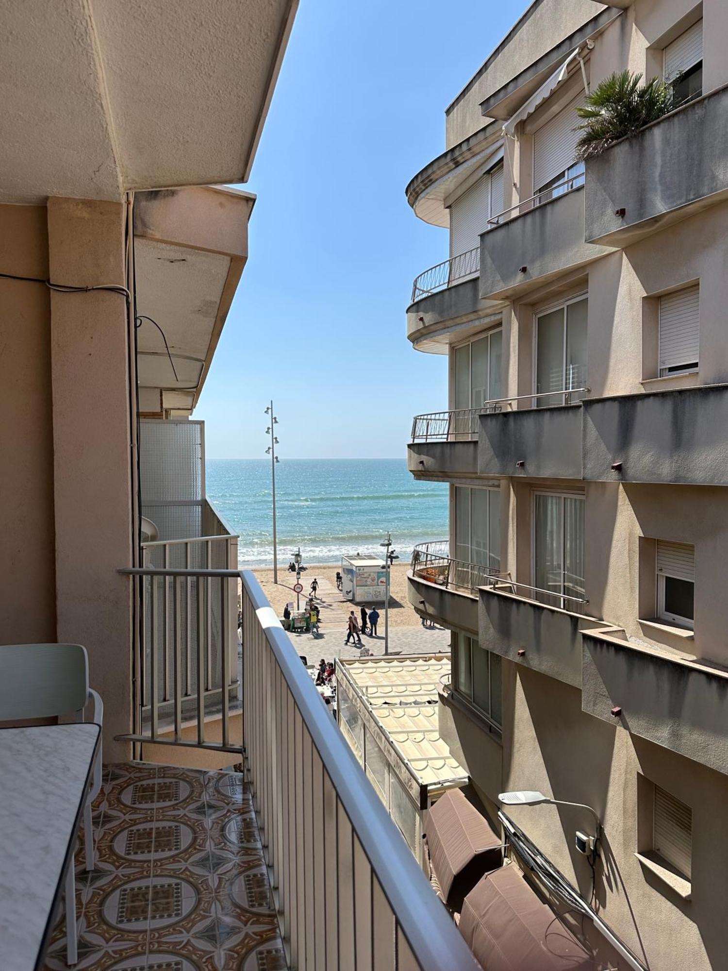 Calafell Beach Apartment *